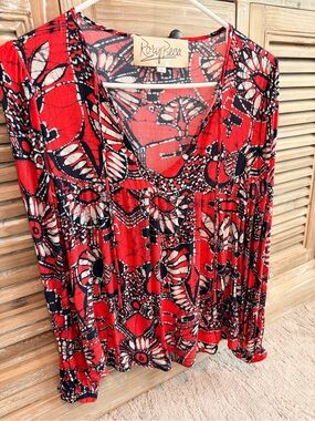 Rory Beca Women's Red Patterned Long-Sleeve V-Neck Top